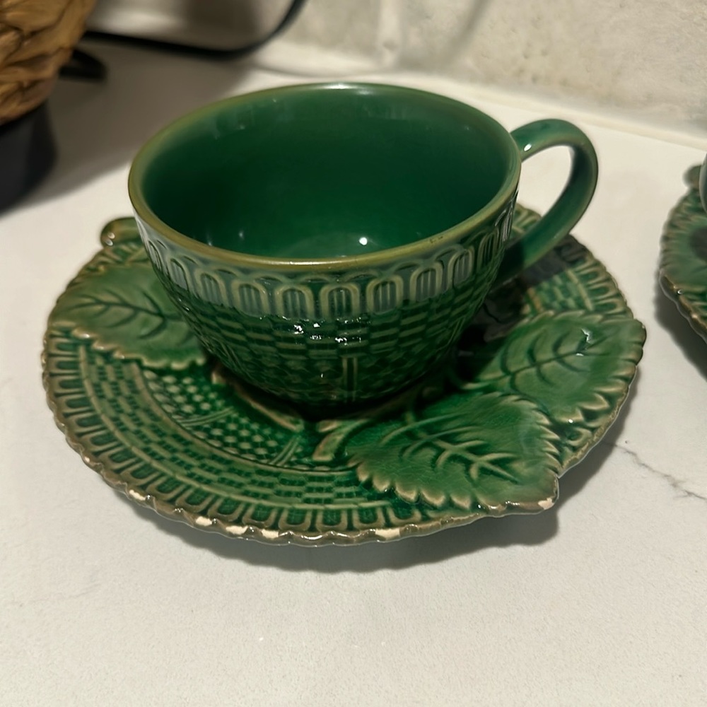 Set of 2: Vintage green leaf cups and saucers two cups, two saucers.
